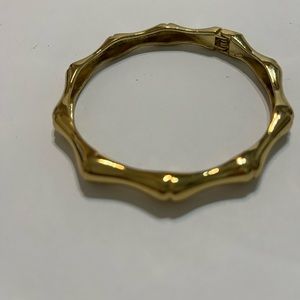 THE ZOE WAVE BANGLE, GOLD